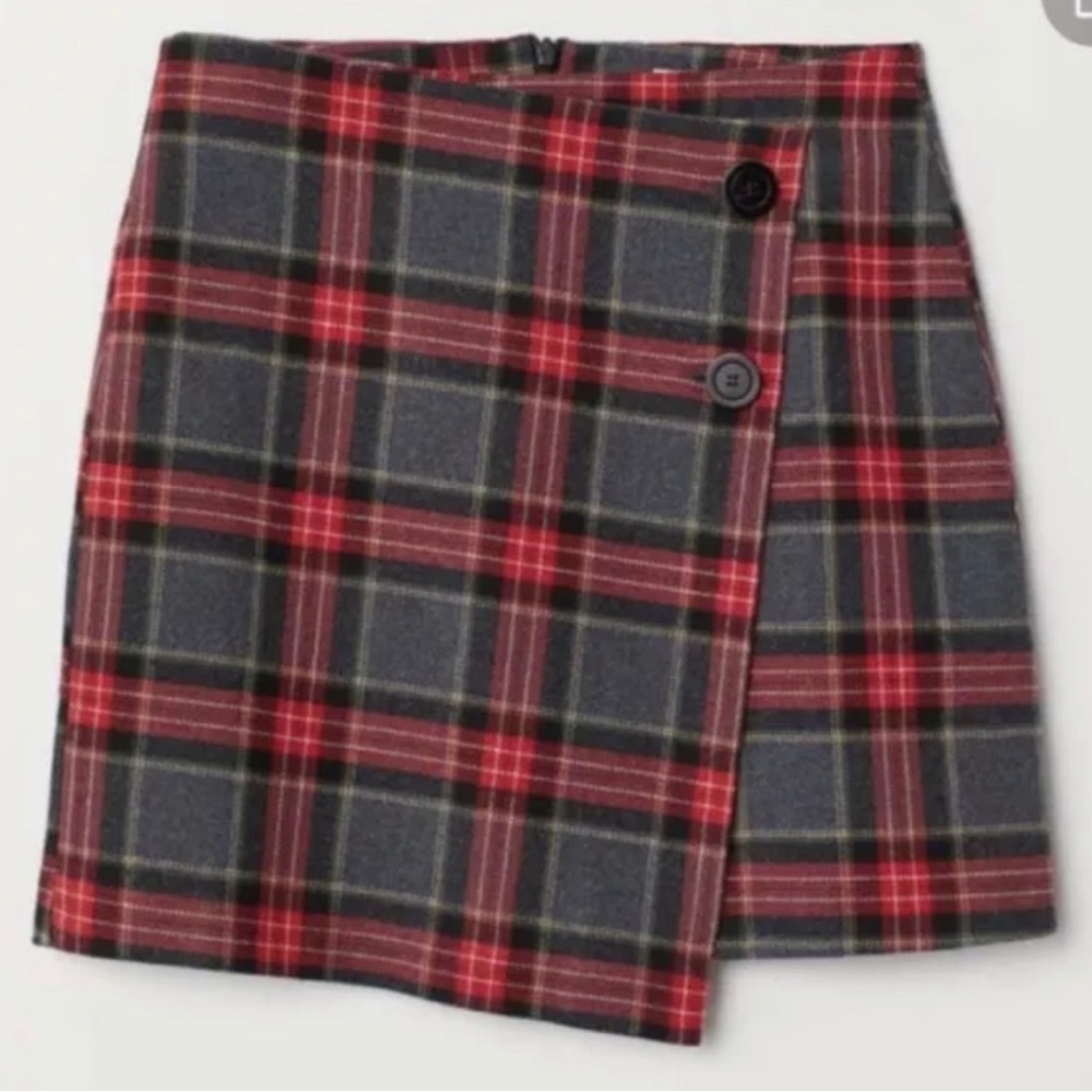 H&M plaid skirt red and grey size 2!